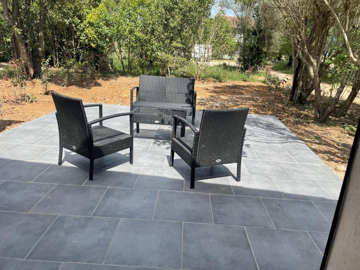 Appartement Avec Jardin Privatif Cuers Exterior foto